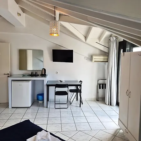 Natalie's Hotel *